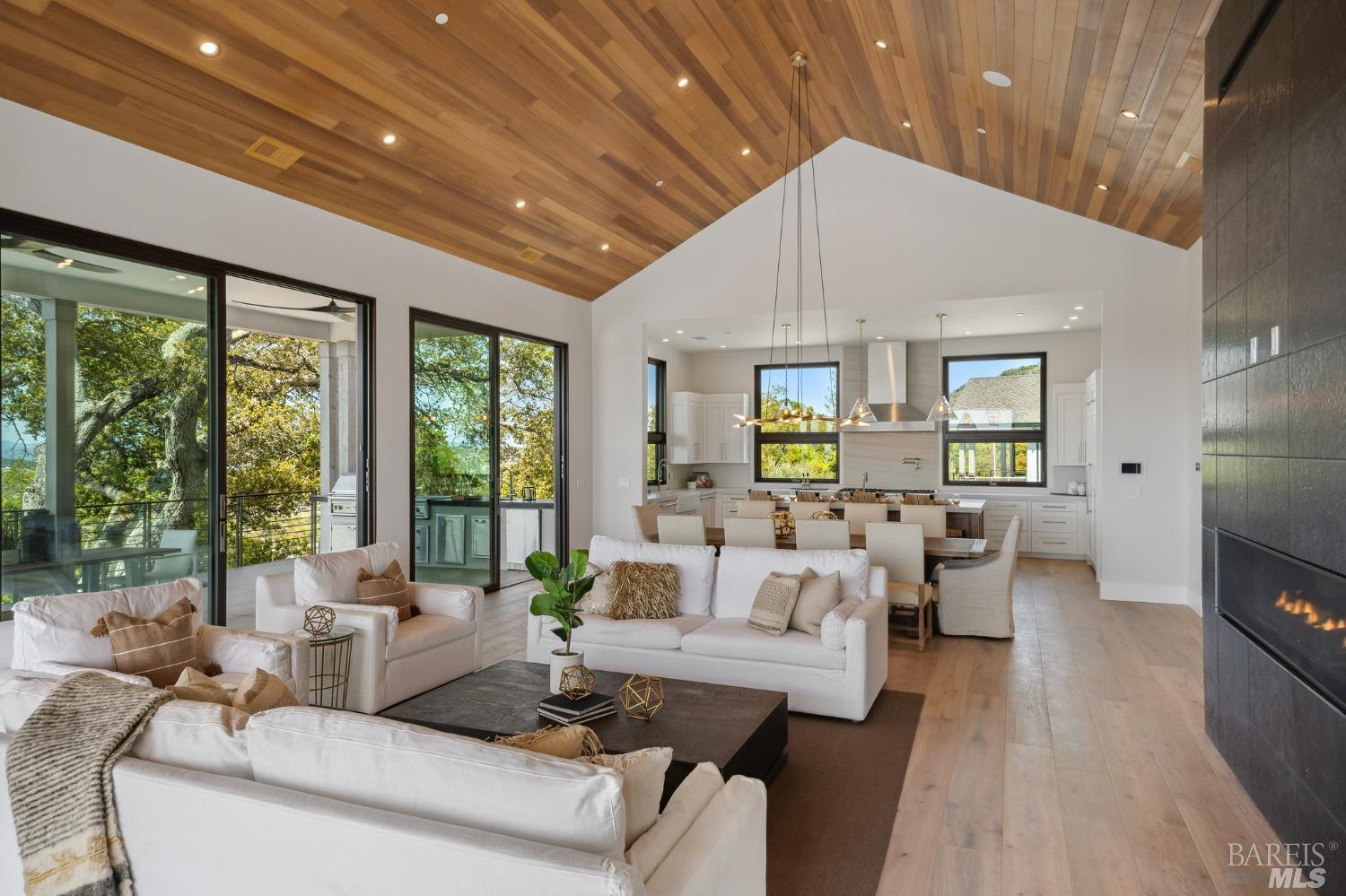 4699 Wallace Road Santa Rosa, CA 95404 - Photo 17 of 75