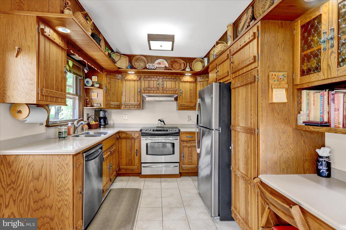 27 Christman Road Reading, PA 19606 - Photo 11 of 58