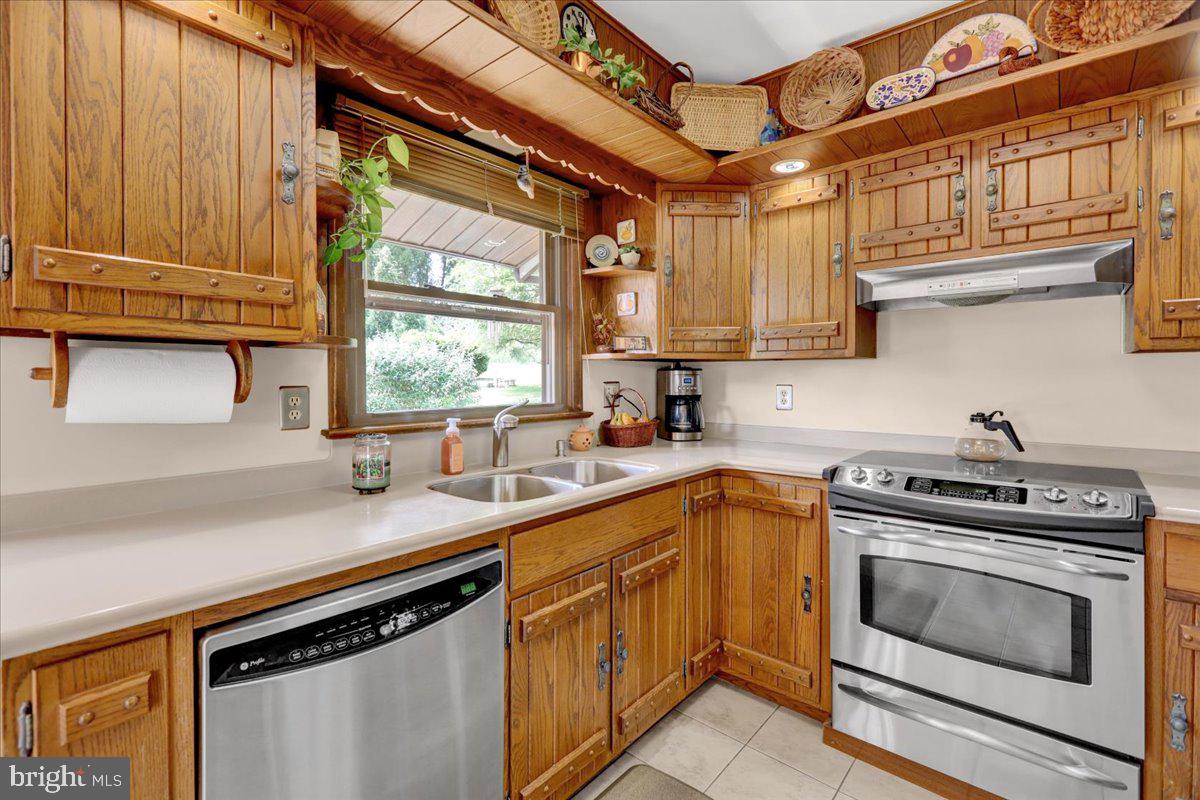 27 Christman Road Reading, PA 19606 - Photo 12 of 58