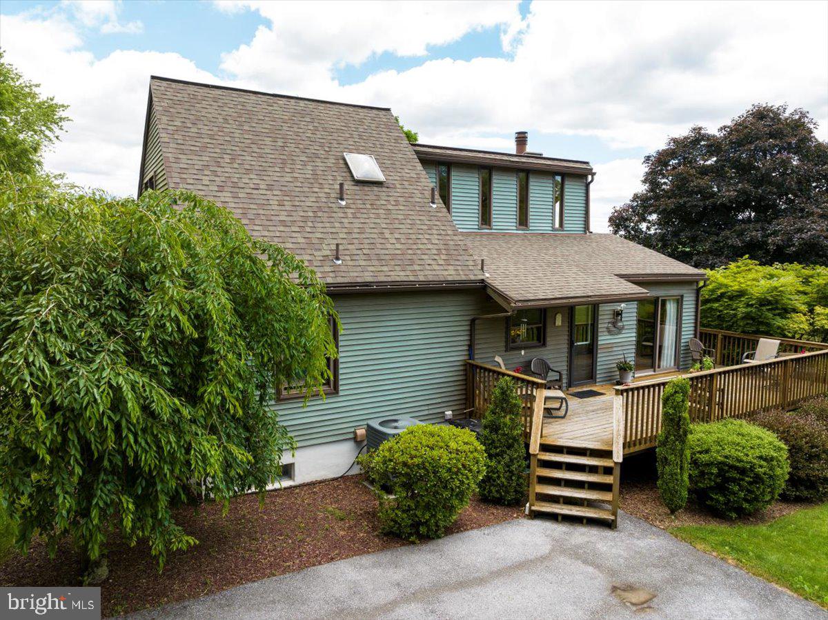 27 Christman Road Reading, PA 19606 - Photo 3 of 58
