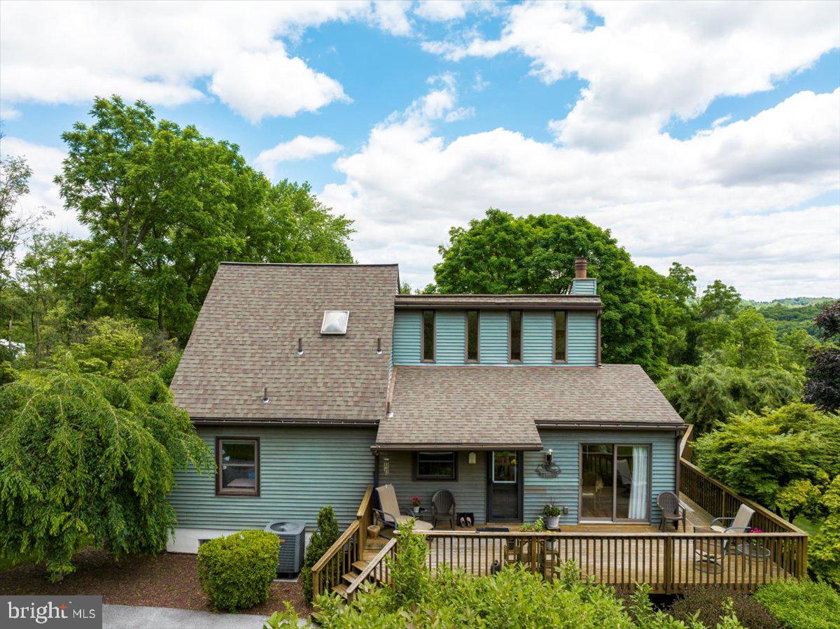 27 Christman Road Reading, PA 19606 - Photo 4 of 58
