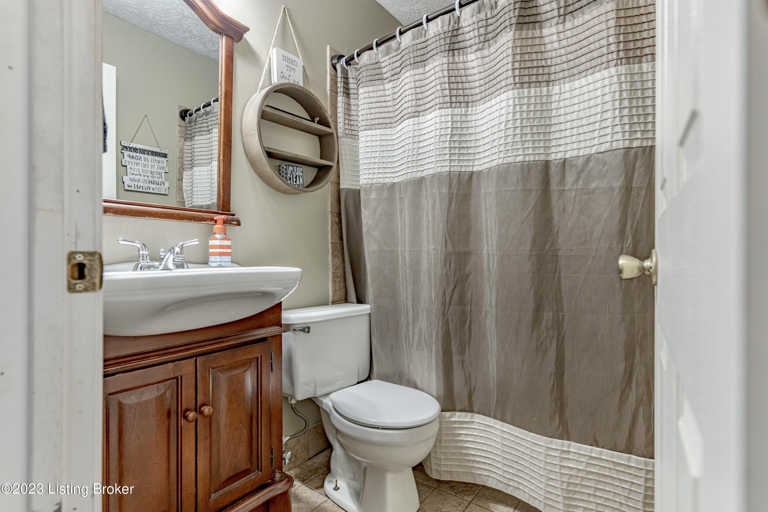 10806 St Rene Road Louisville, KY 40299 - Photo 35 of 76 DSC09711