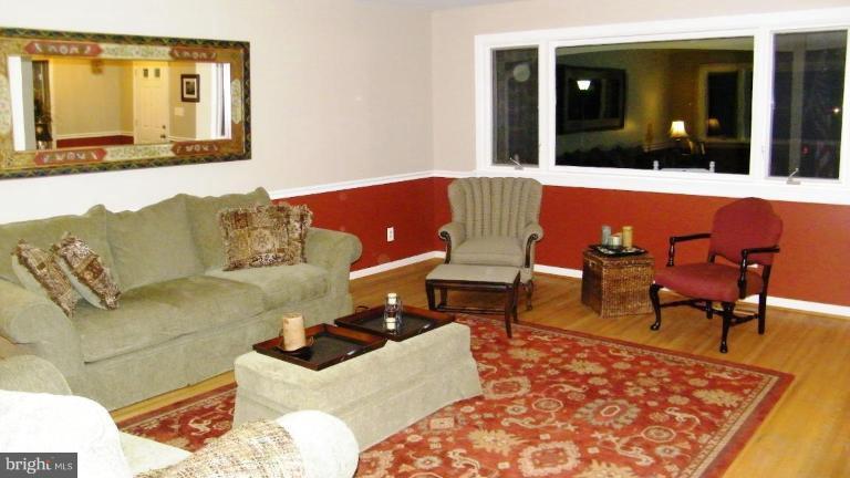 17 Emerson Road Severna Park, MD 21146 - Photo 2 of 30 Living Room