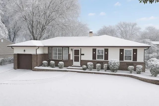 $400,000 | 243 North Richards Drive, Palatine, IL 60074