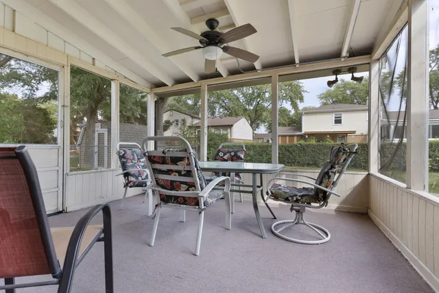 $400,000 | 243 North Richards Drive, Palatine, IL 60074