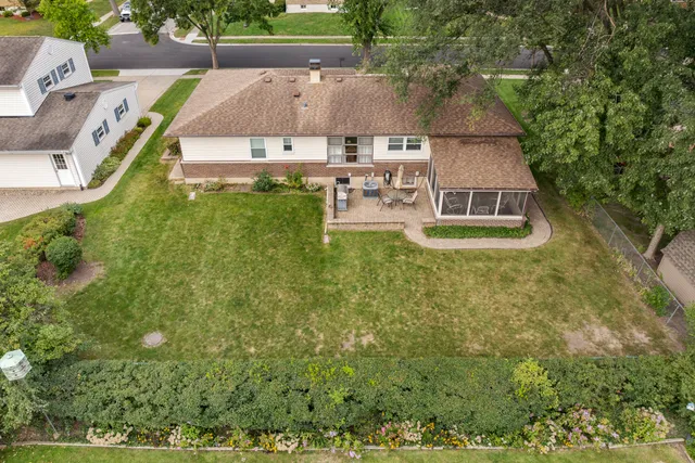$400,000 | 243 North Richards Drive, Palatine, IL 60074