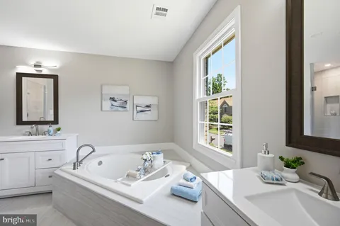 $1,399,900 | 8401 Cardinal Glen Court, Vienna, VA 22182