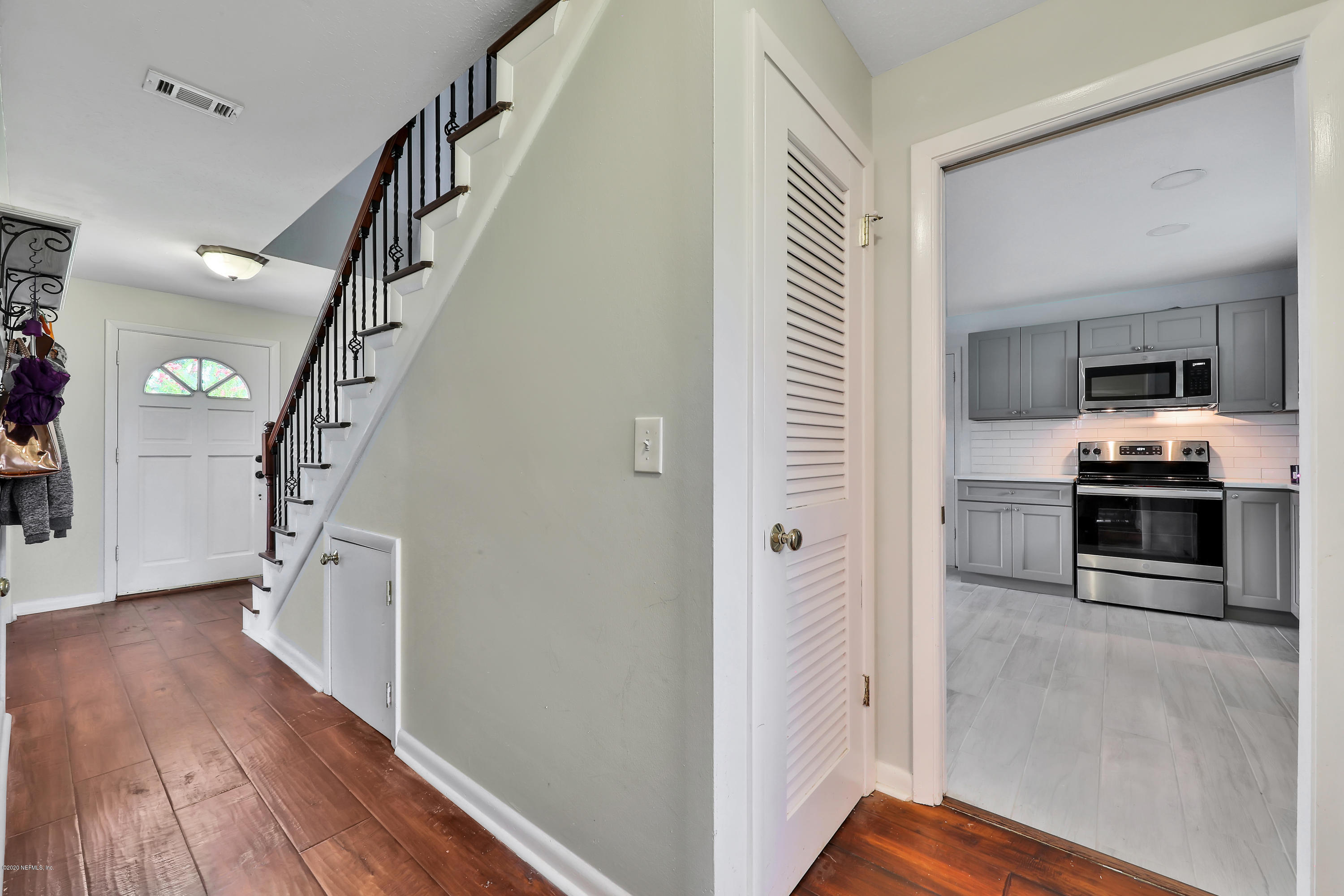 5044 Somersby Road Jacksonville, FL 32217 - Photo 8 of 30 5044 Somersby 1 Floor Hall