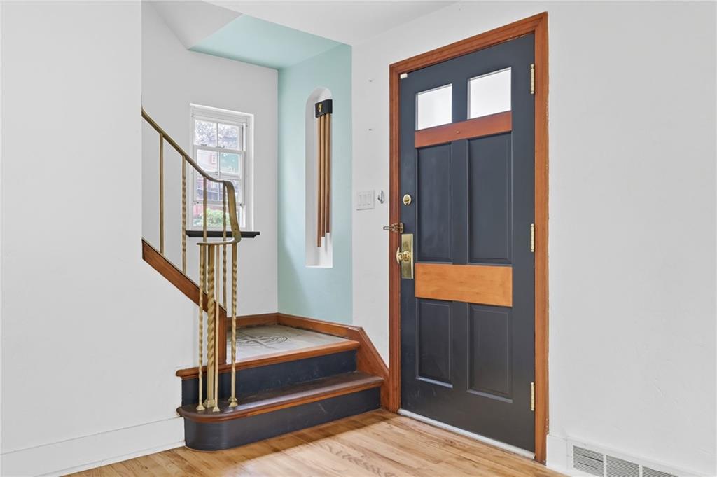 224 Mercer Avenue Homestead, PA 15120 - Photo 5 of 35