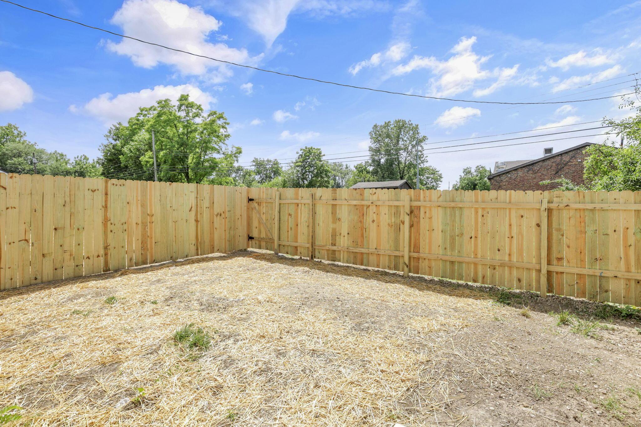 1521 Delbert Road Columbus, OH 43219 - Photo 36 of 39