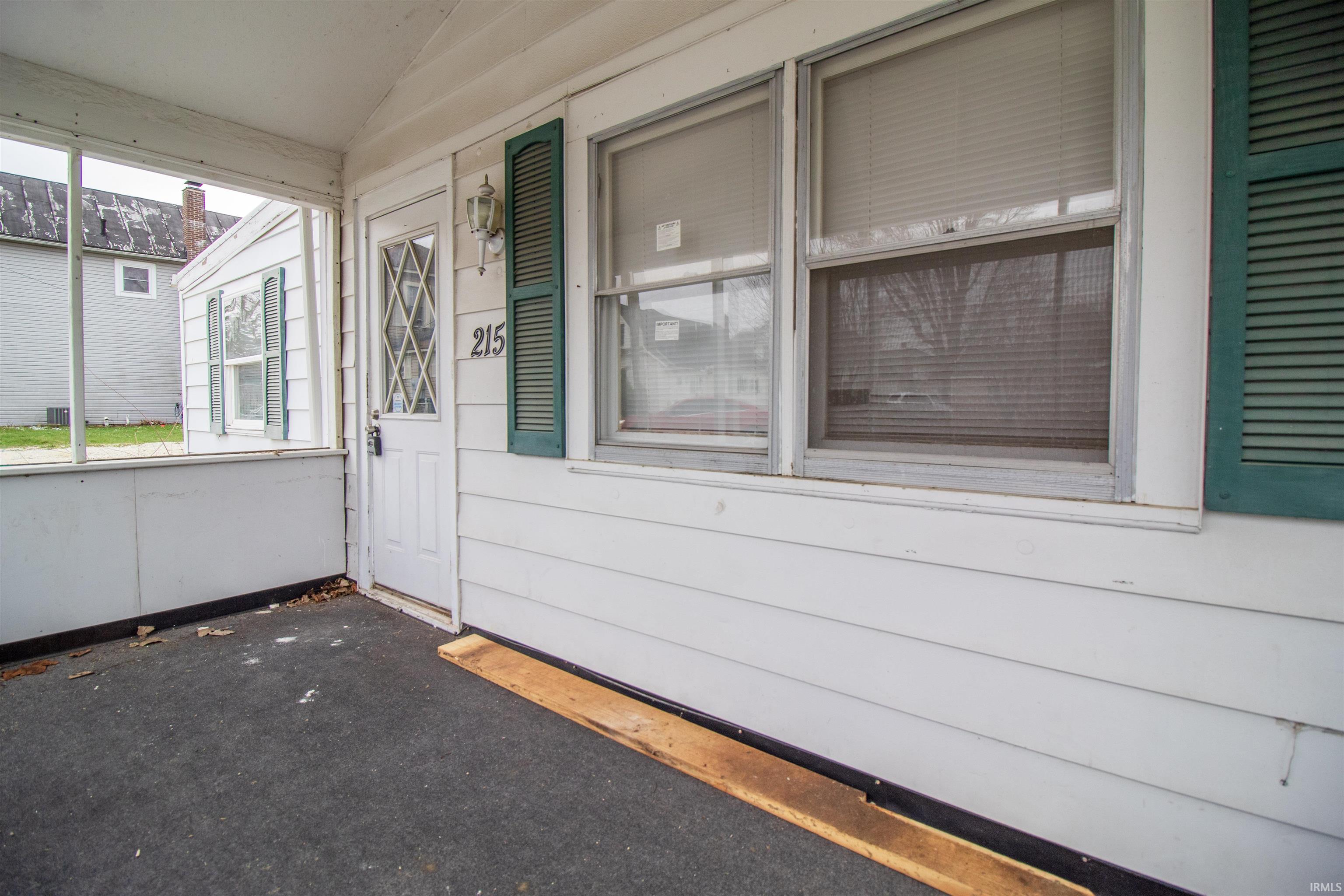 215 Best Street Winchester, IN 47394 - Photo 4 of 19