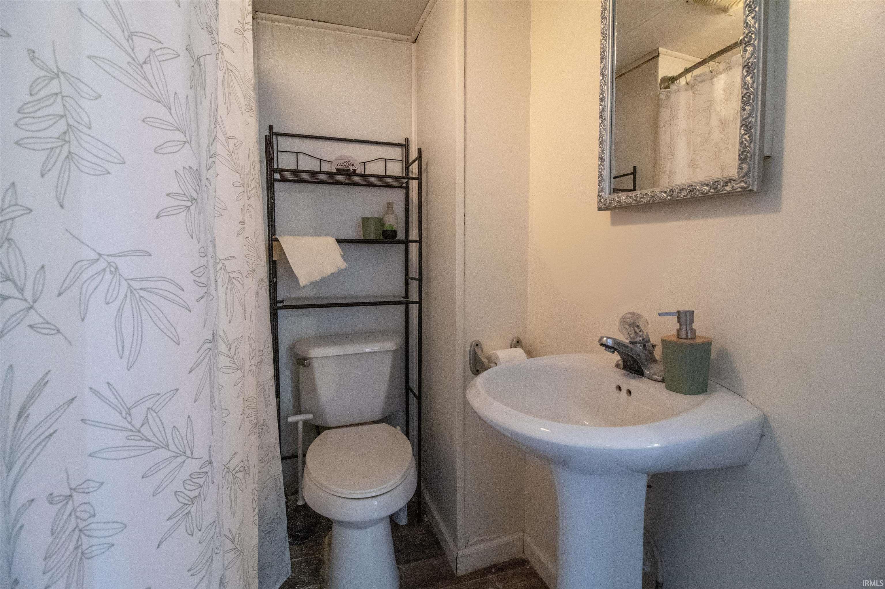 215 Best Street Winchester, IN 47394 - Photo 10 of 19