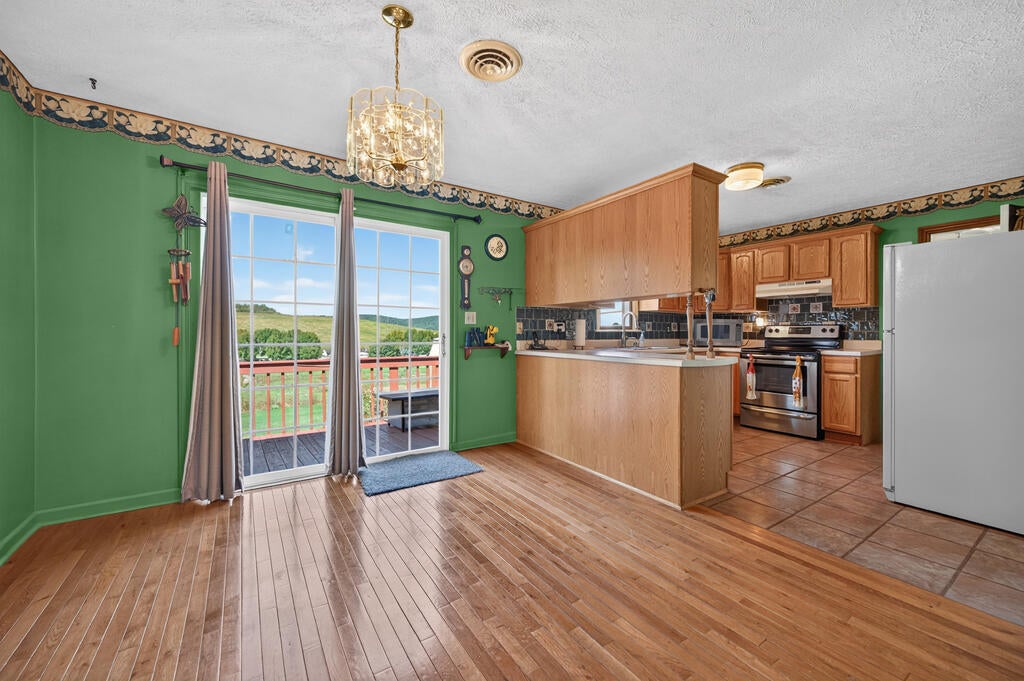192 Whispering Pines Road Max Meadows, VA 24360 - Photo 21 of 88 Gallery Image 21