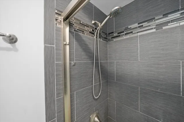 $275,000 | 16011 84th Place, Tinley Park, IL 60487