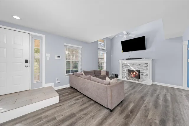 $275,000 | 16011 84th Place, Tinley Park, IL 60487