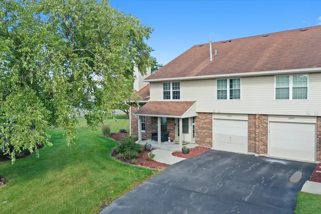 $275,000 | 16011 84th Place, Tinley Park, IL 60487