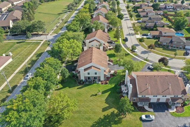 $275,000 | 16011 84th Place, Tinley Park, IL 60487