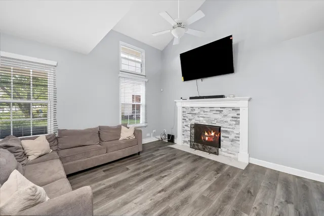 $275,000 | 16011 84th Place, Tinley Park, IL 60487