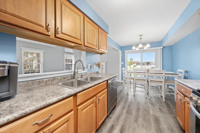 $275,000 | 16011 84th Place, Tinley Park, IL 60487