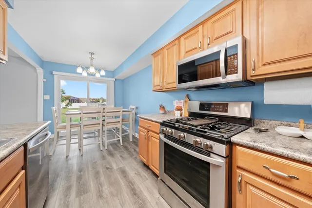 $275,000 | 16011 84th Place, Tinley Park, IL 60487