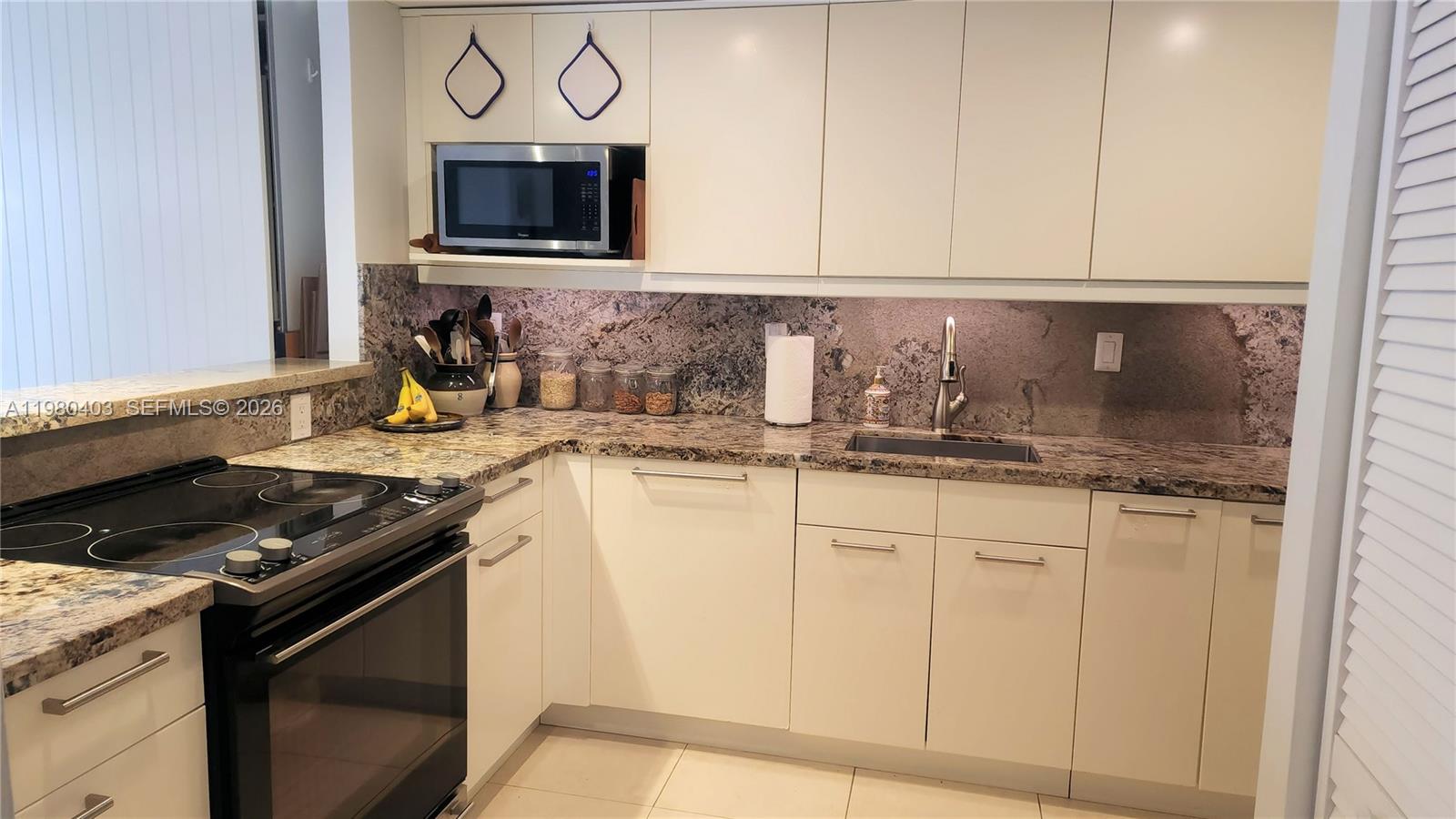 1901 Brickell Avenue, Unit B1407 Miami, FL 33129 - Photo 14 of 37