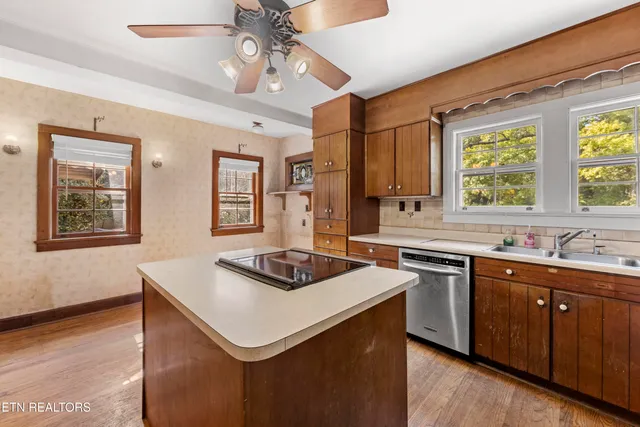 $587,000 | 239 South Magnolia Street, Maryville, TN 37803