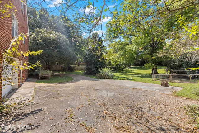 $587,000 | 239 South Magnolia Street, Maryville, TN 37803