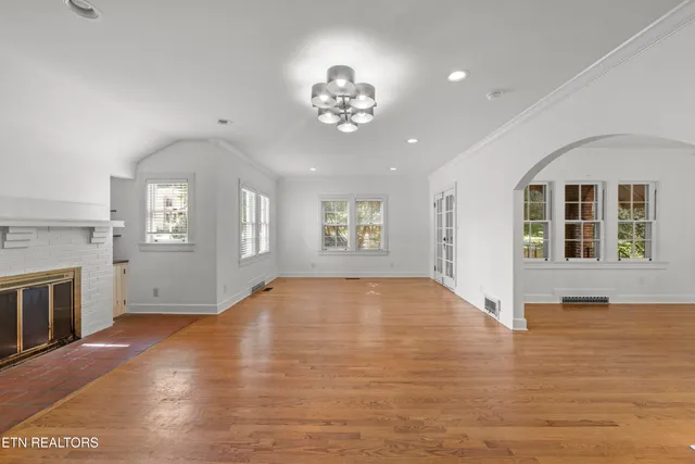 $587,000 | 239 South Magnolia Street, Maryville, TN 37803