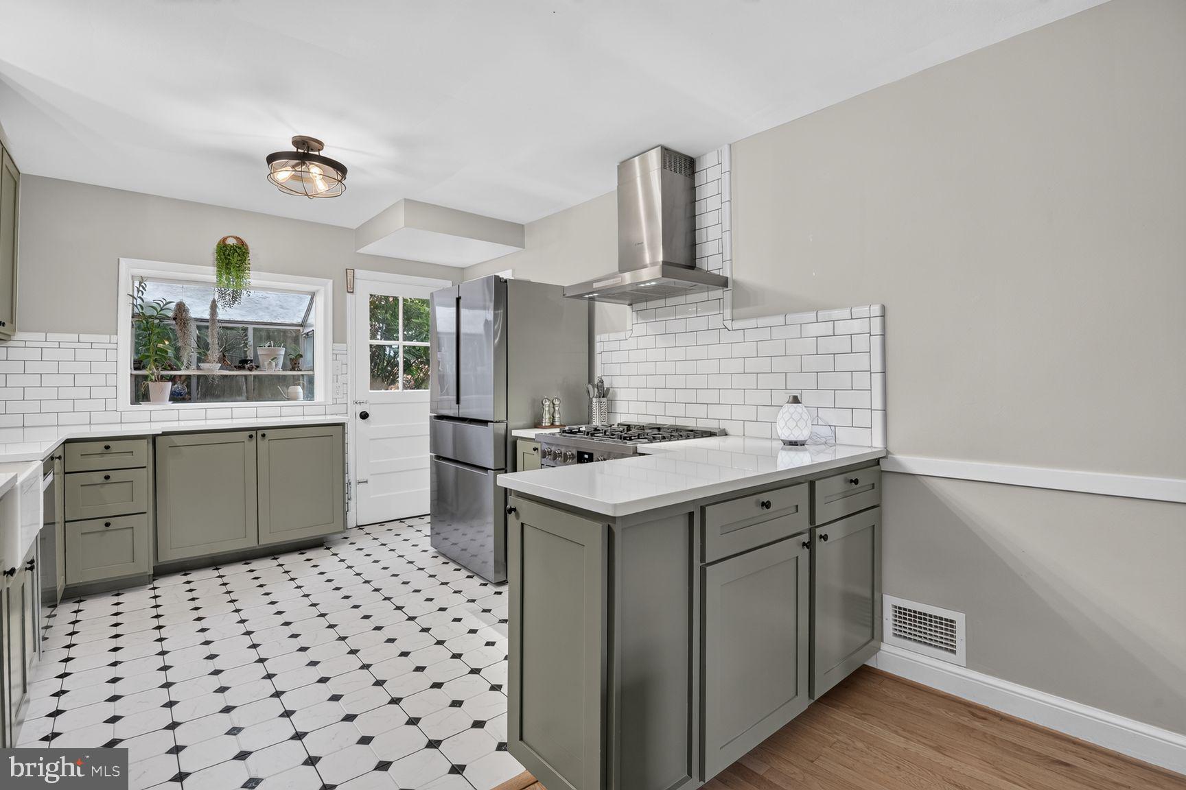 2611 Arvin Street Silver Spring, MD 20902 - Photo 12 of 42 Updated Chef's Kitchen