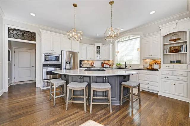 $1,250,000 | 2707 West 139th Street, Leawood, KS 66224