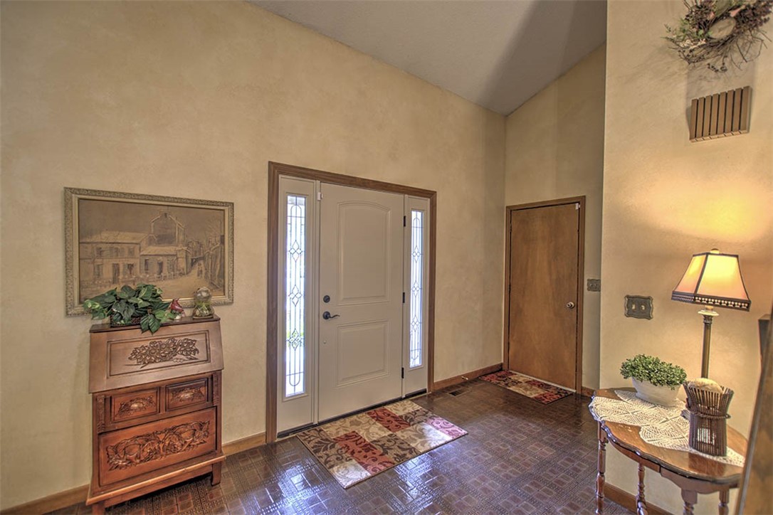 676 West Wolf Road Decatur, IL 62526 - Photo 7 of 34