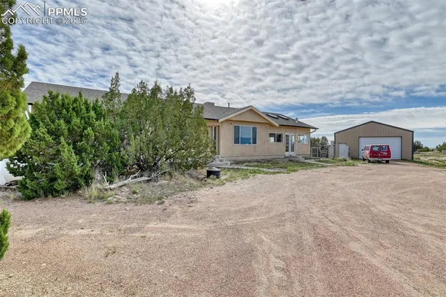 $379,000 | 1290 B Street, Penrose, CO 81240