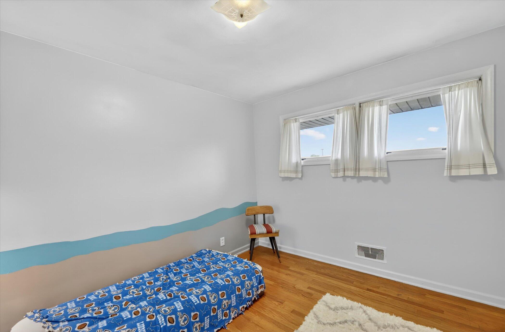 814 North Drake Road Kalamazoo, MI 49006 - Photo 19 of 45 Bed 2