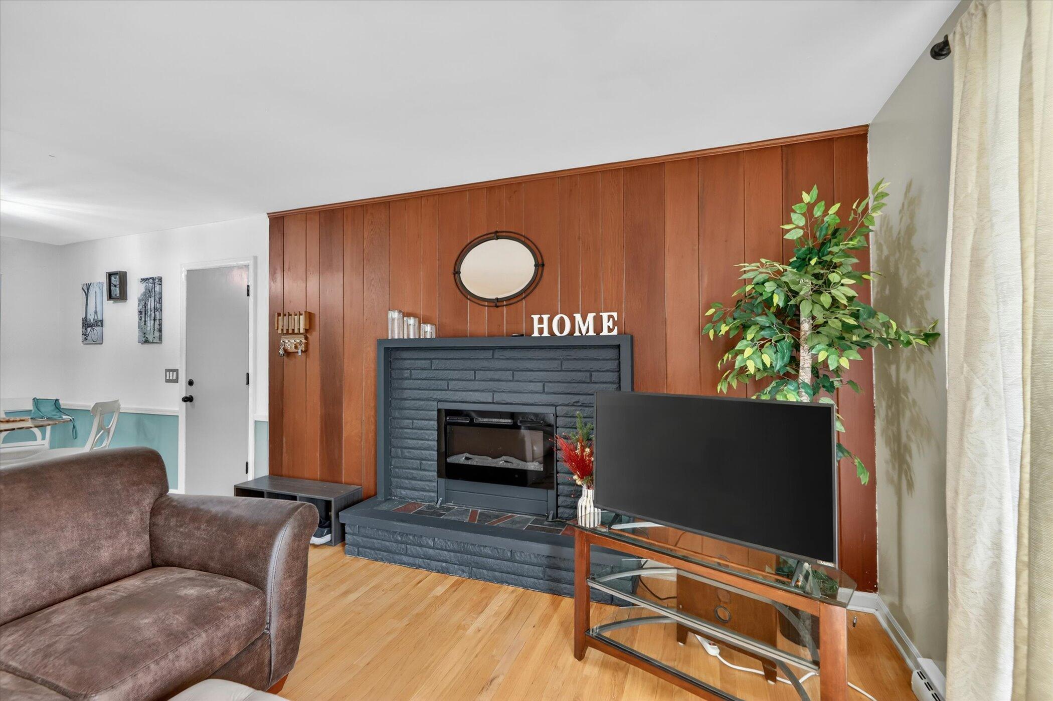 814 North Drake Road Kalamazoo, MI 49006 - Photo 7 of 45 Fireplace