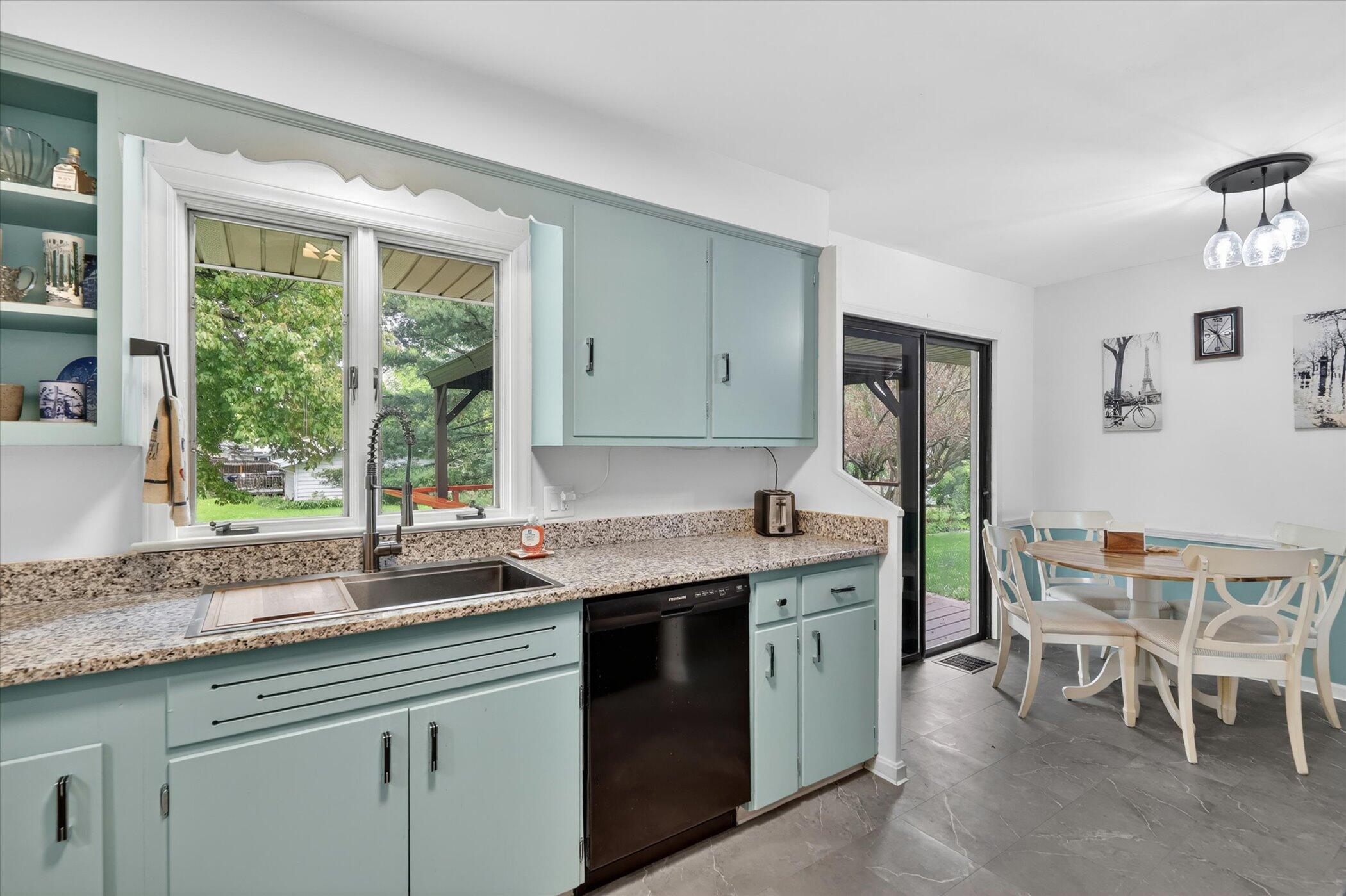 814 North Drake Road Kalamazoo, MI 49006 - Photo 10 of 45 Kitchen and Dining