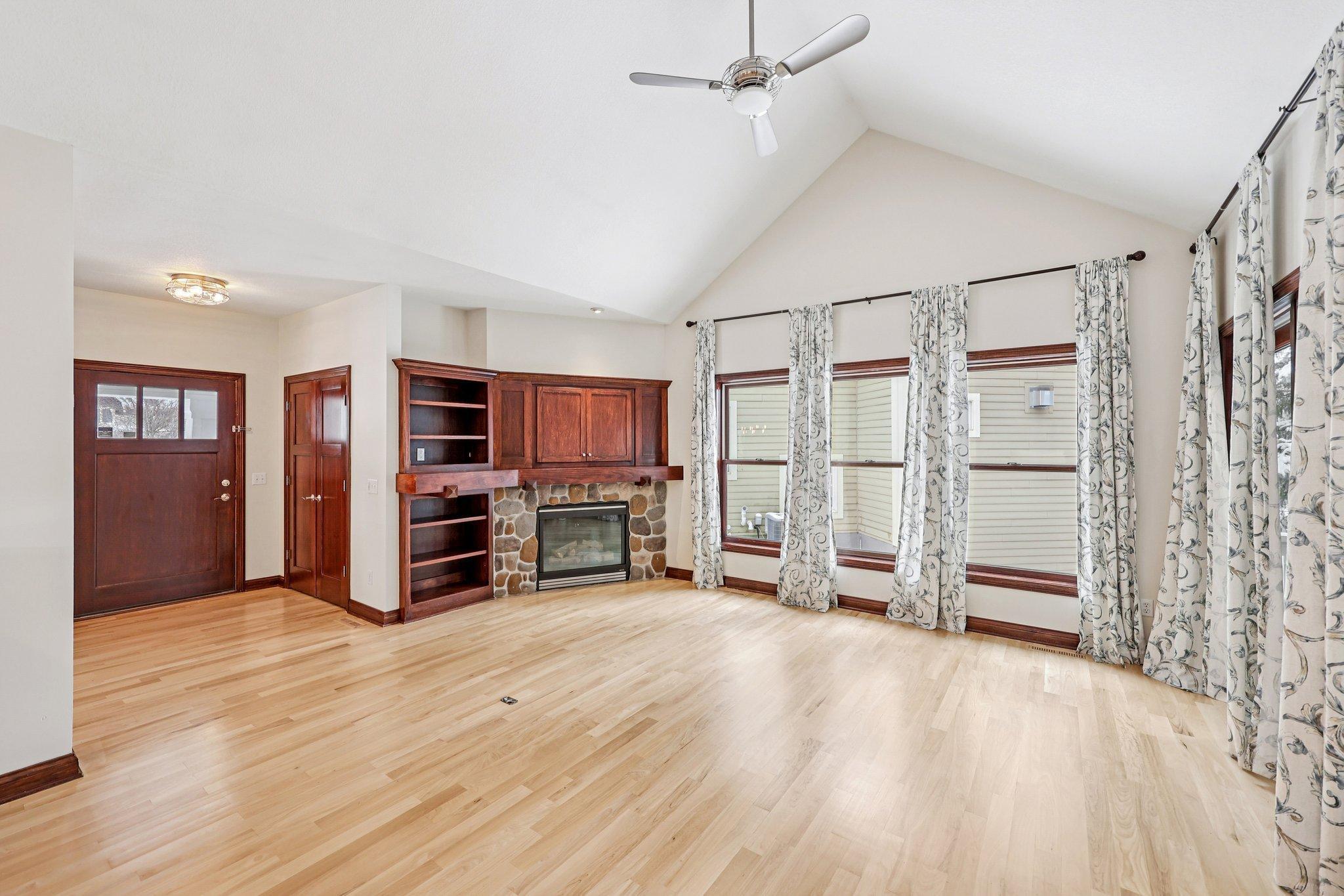 15837 Drawstone Trail Apple Valley, MN 55124 - Photo 8 of 62