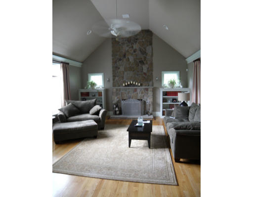 23 Old Barn Road Hanover, MA 02339 - Photo 10 of 14