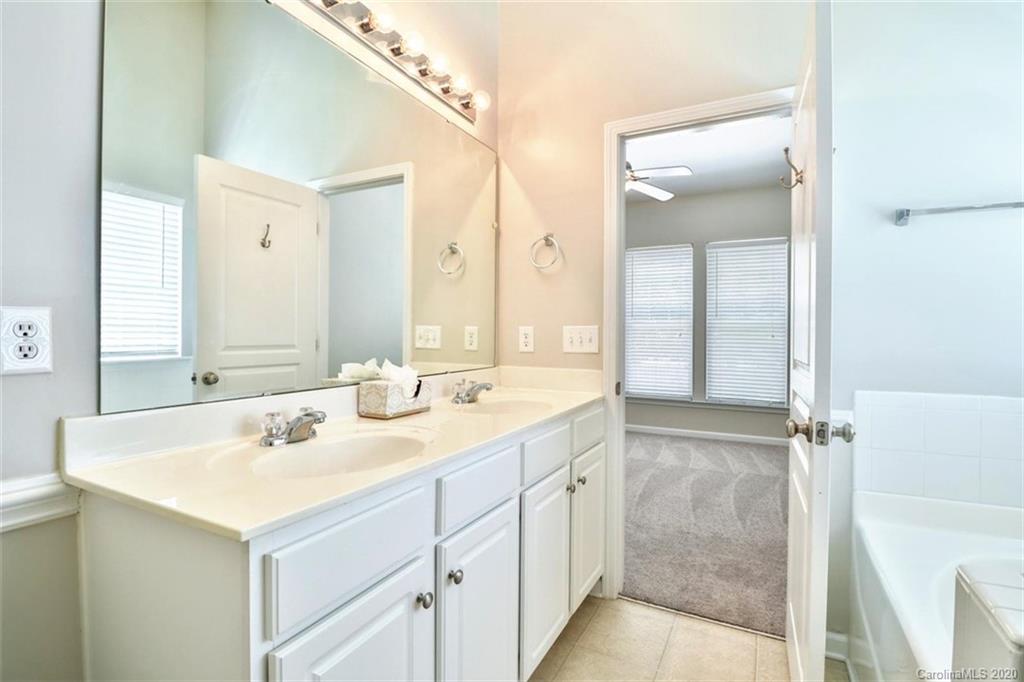 433 Silver Cypress Lane Fort Mill, SC 29708 - Photo 15 of 26 Gallery Image 15