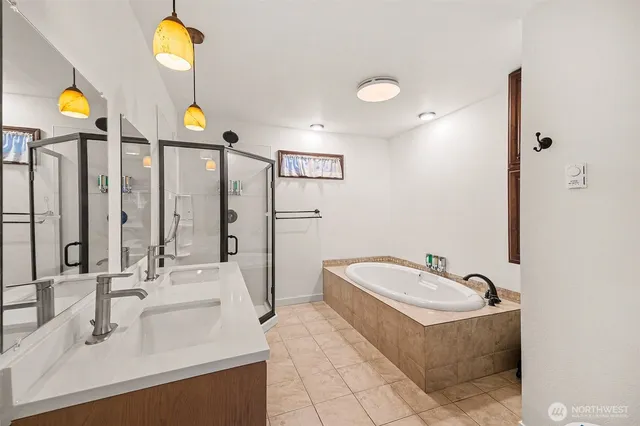 $4,000 | 2658 35th Avenue West, Seattle, WA 98199