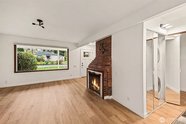 $4,000 | 2658 35th Avenue West, Seattle, WA 98199