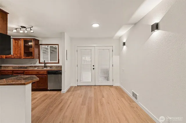 $4,000 | 2658 35th Avenue West, Seattle, WA 98199