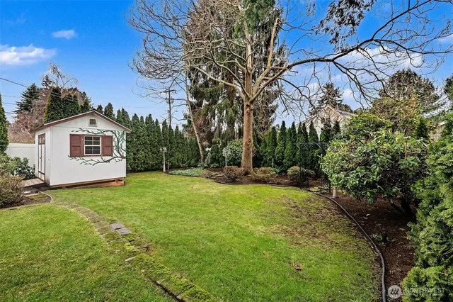 $4,000 | 2658 35th Avenue West, Seattle, WA 98199