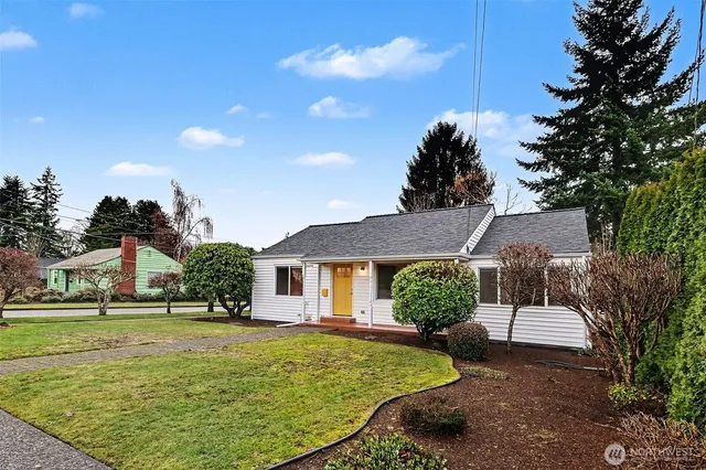 $4,000 | 2658 35th Avenue West, Seattle, WA 98199