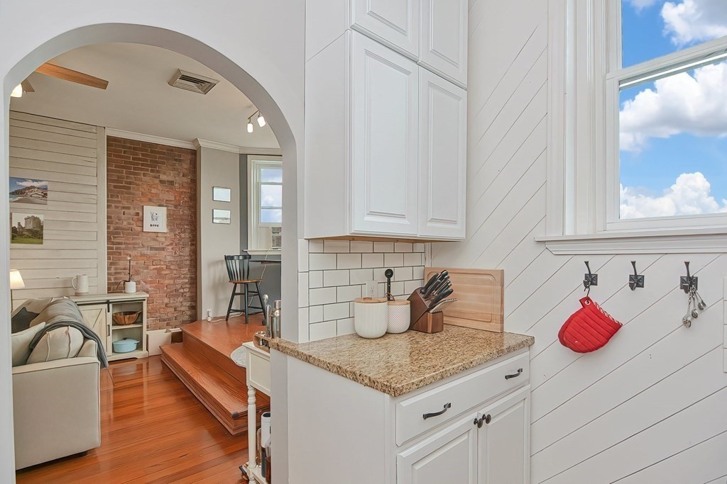 33 Bay State Road, Unit 5 Boston, MA 02215 - Photo 10 of 24 Gallery Image 10