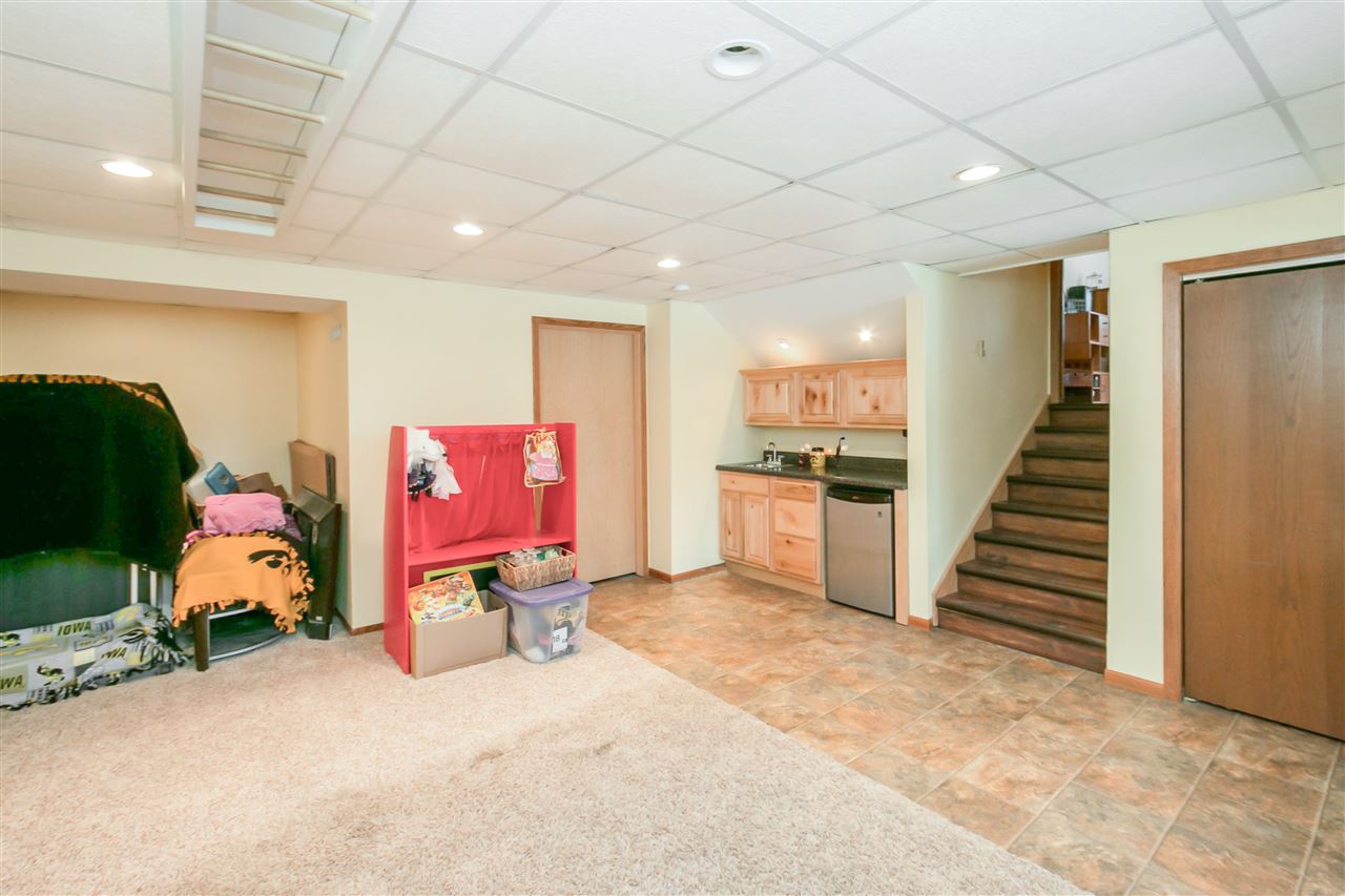 4138 Sunset Solon, IA 52333 - Photo 21 of 25 Gallery Image 21