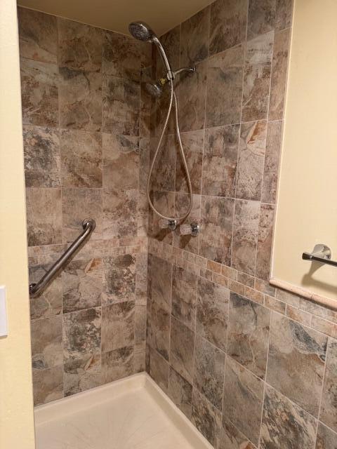 349 Flanders South Delray Beach, FL 33484 - Photo 20 of 26 a bathroom with a shower