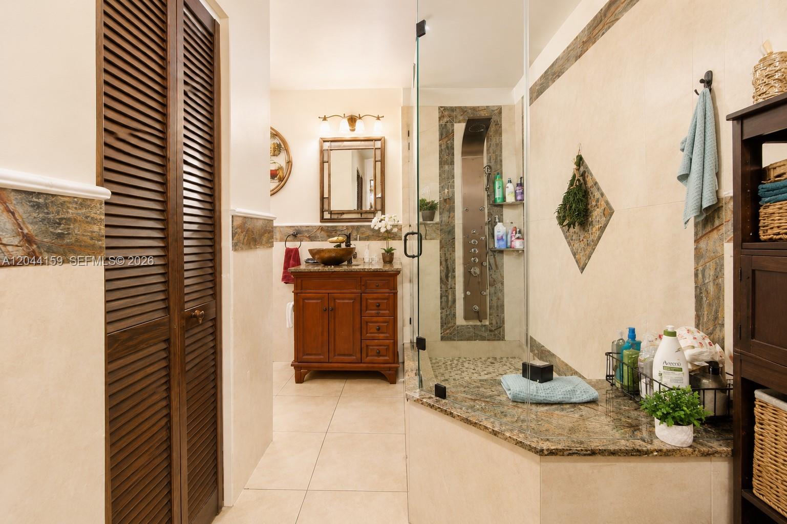 7232 West 29th Way Hialeah, FL 33018 - Photo 8 of 19 MAIN BATHROOM