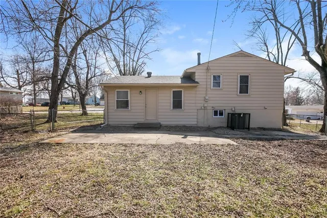 $1,755 | 200 Westside Drive, Belton, MO 64012