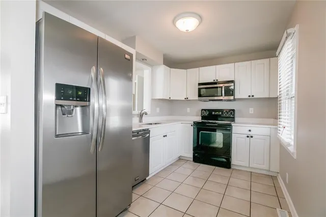 $1,755 | 200 Westside Drive, Belton, MO 64012