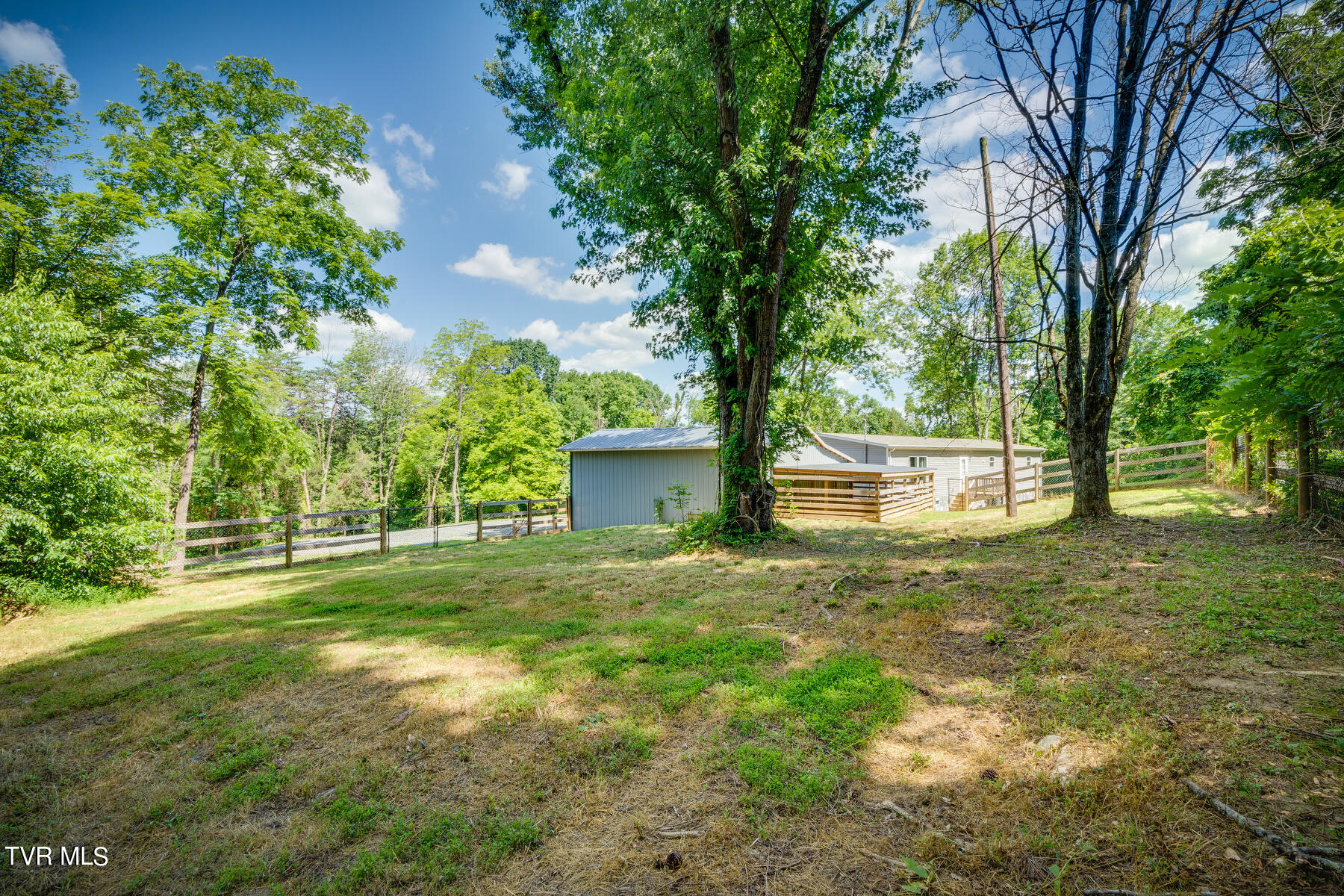 341 Haw Ridge Road Piney Flats, TN 37686 - Photo 14 of 29 044
